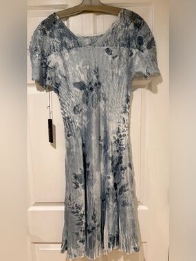 NWT Komarov Light Blue Floral Pleated Women's Dress Size L